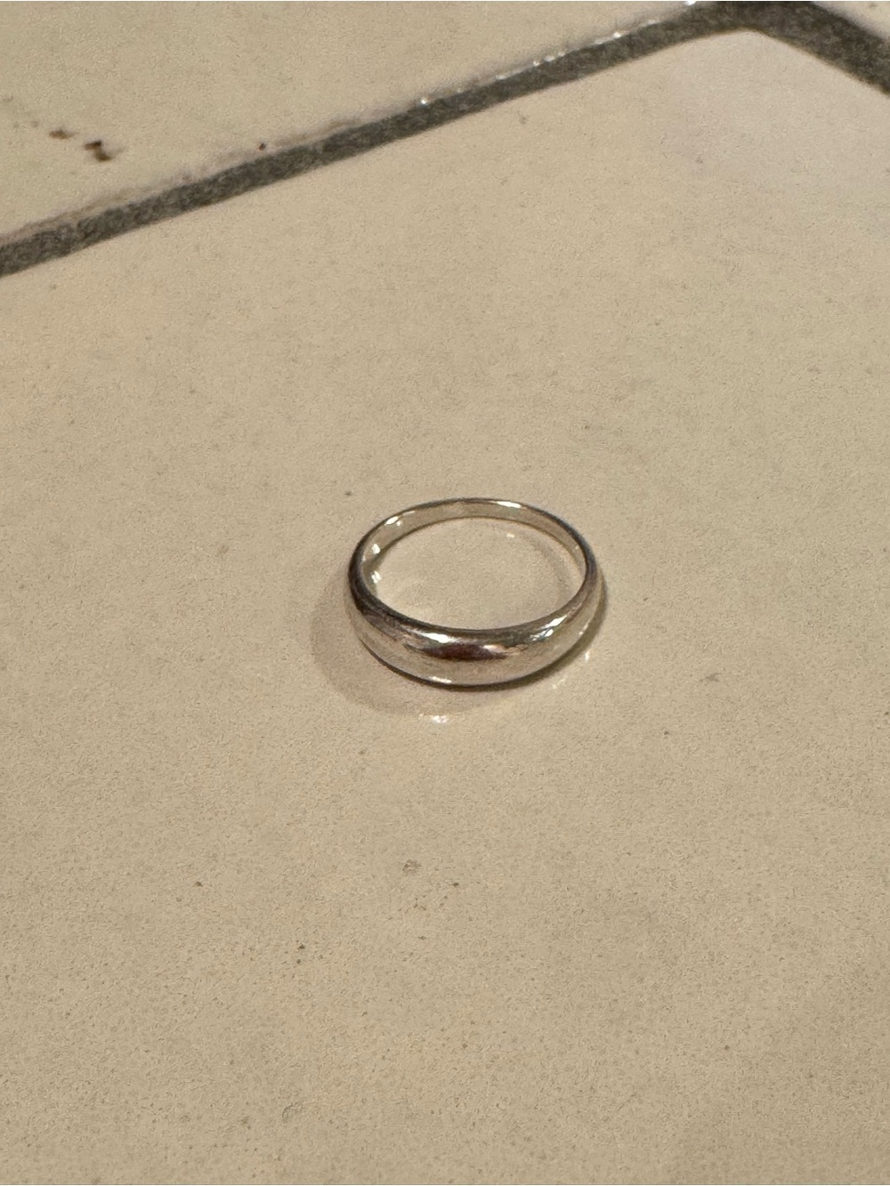 Kinn- authentic “Dare To Love” Classic Dome Ring in Silver - Picture 6 of 6